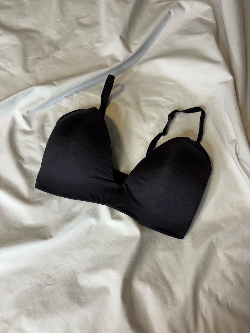 Skims Onyx T-Shirt Demi Bra Wireless 32DD